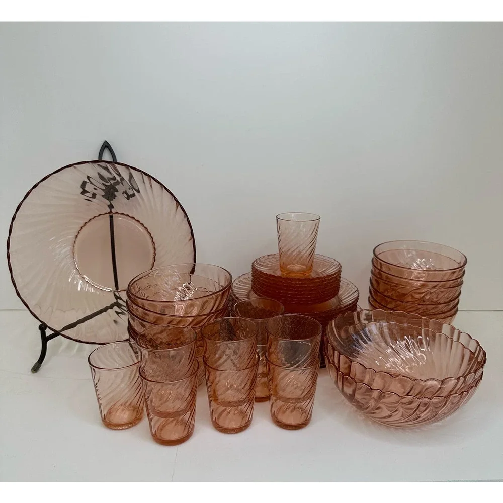 Set/2 Vtg Arcoroc Pink Swirl Luncheon Plates 8 7/8